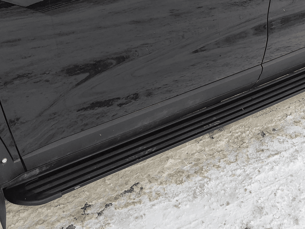 Пороги Алюминиевые Чёрные "Slim Line Black" 1820 мм на Хавал Дарго