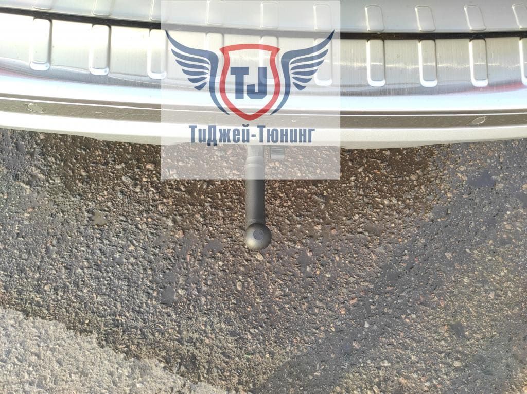 Фаркоп быстросъёмный, запирается на ключ, нагрузка - 75/2500кг на Танк 500