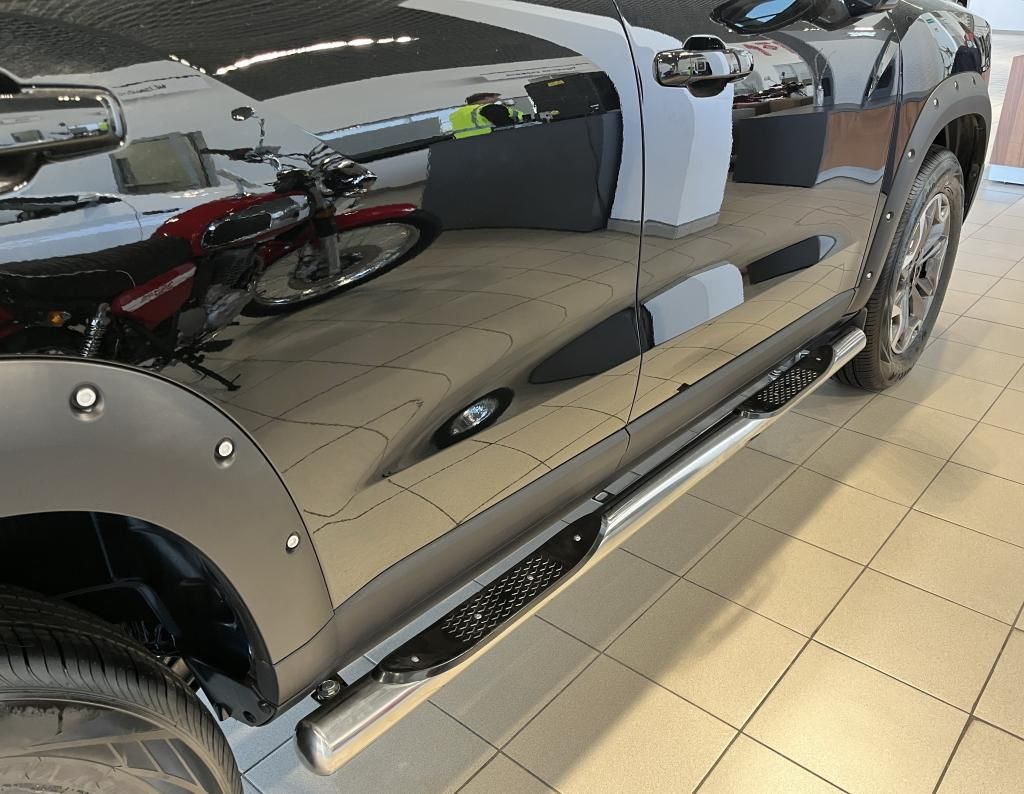 Трубы боковые с площадками 76мм на Haval Dargo