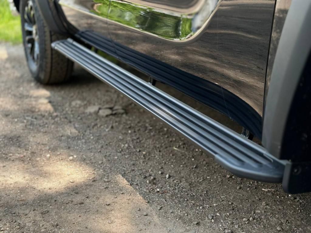 Пороги алюминиевые Slim Line Black 2020 мм